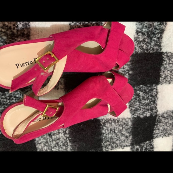 High Heels - Picture 2 of 3